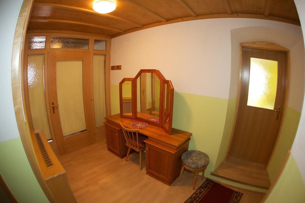 Haus Stoeffler Apartment Reisach Phòng bức ảnh
