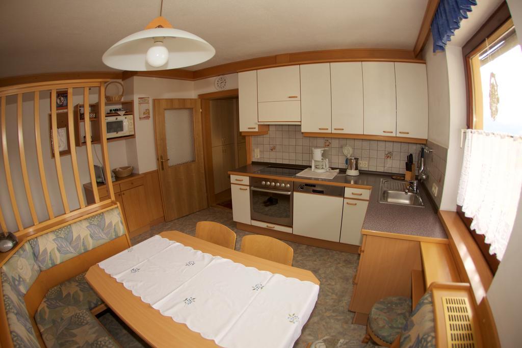 Haus Stoeffler Apartment Reisach Phòng bức ảnh
